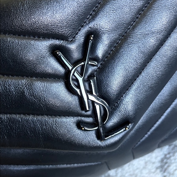 Saint Laurent Black Quilted Leather Shoulder Bag with Chain Strap - Picture 13 of 17